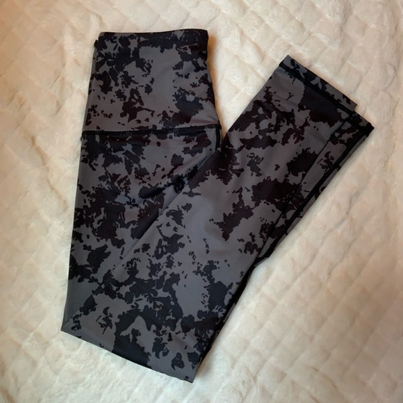 NWOT SOL & MANE Alana Tie Dye legging Charcoal/Black Size M - Picture 3 of 3